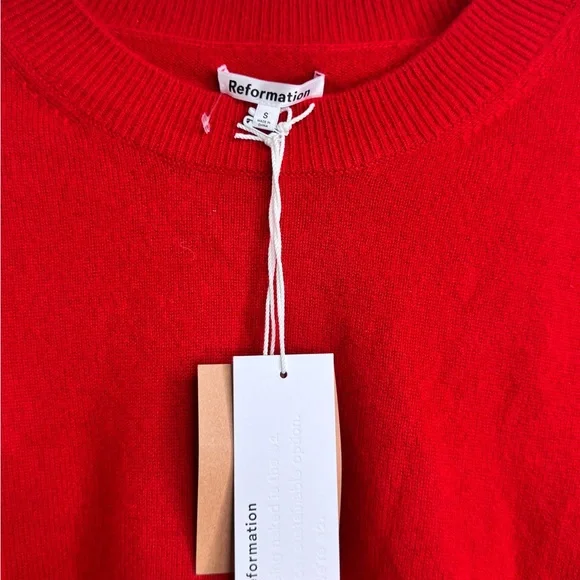 NWT Reformation Dana Cashmere Crew Cherry Red Sweater - Picture 3 of 11